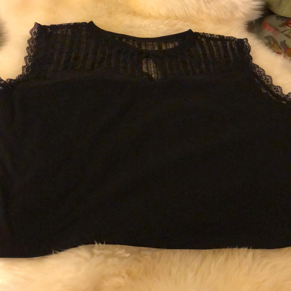 Crop Top - Picture 2 of 3